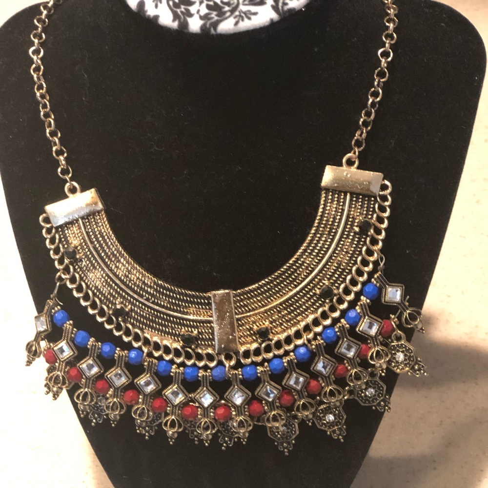 Statement necklace
